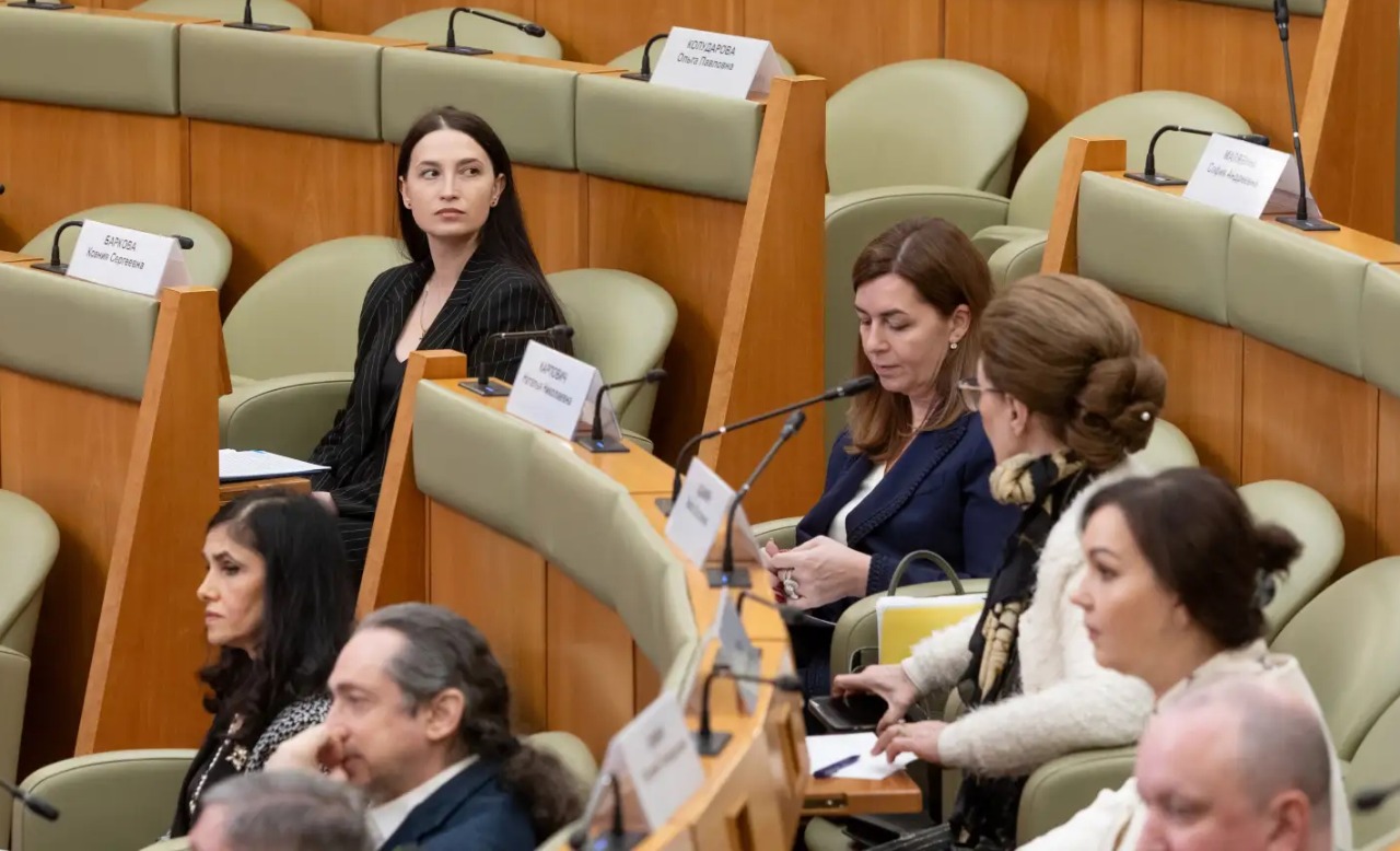 ВКЛЮЧËН В СОСТАВ СОВЕТА ПРИ ПРАВИТЕЛЬСТВЕ РОССИИ