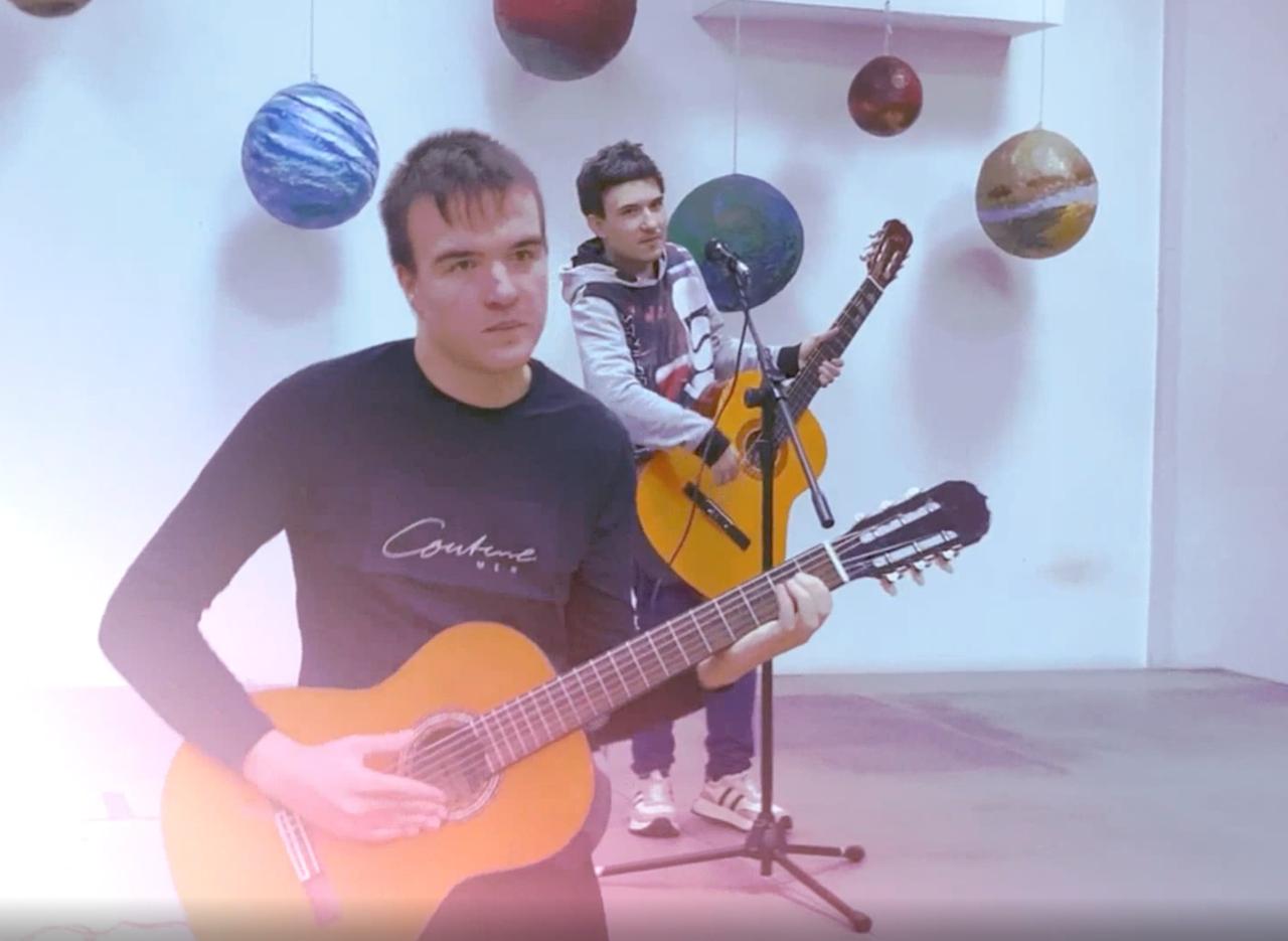 ВСПОМИНАЯ ПРЕДНОВОГОДНИЕ ДНИ 